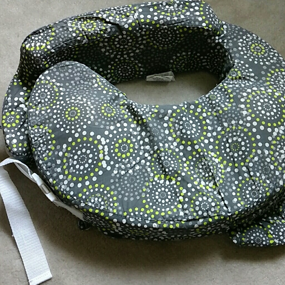 Nursing pillow